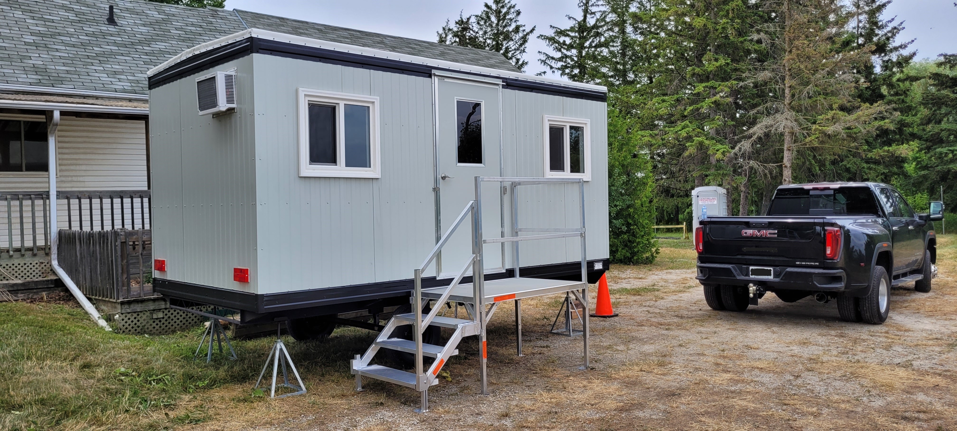OnSite Office Office Trailer Rentals Toronto Ontario. Construction